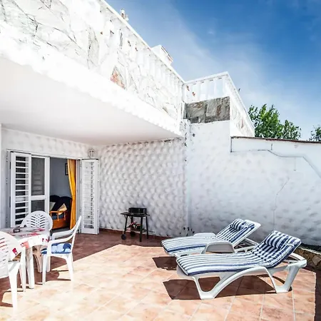 Appartement Near The Beach, With Terrace And Wifi