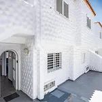 Near The Beach, With Terrace And Wifi Апартаменты