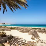Near The Beach, With Terrace And Wifi Апартаменты